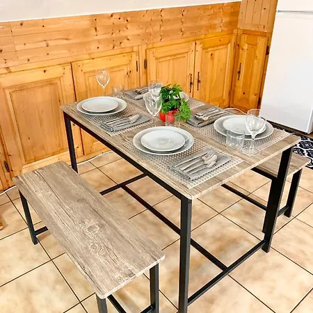 Apartment Sous Toits Proche Chateau Des Ducs Chambery