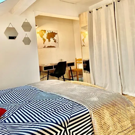Apartment Sous Toits Proche Chateau Des Ducs